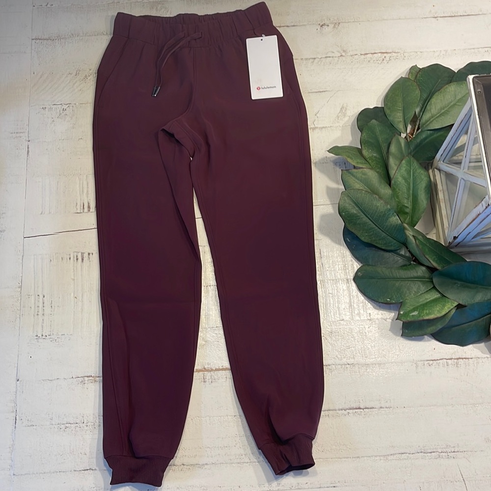 Lululemon On the Fly Jogger. Brand new. Never worn. With tags.